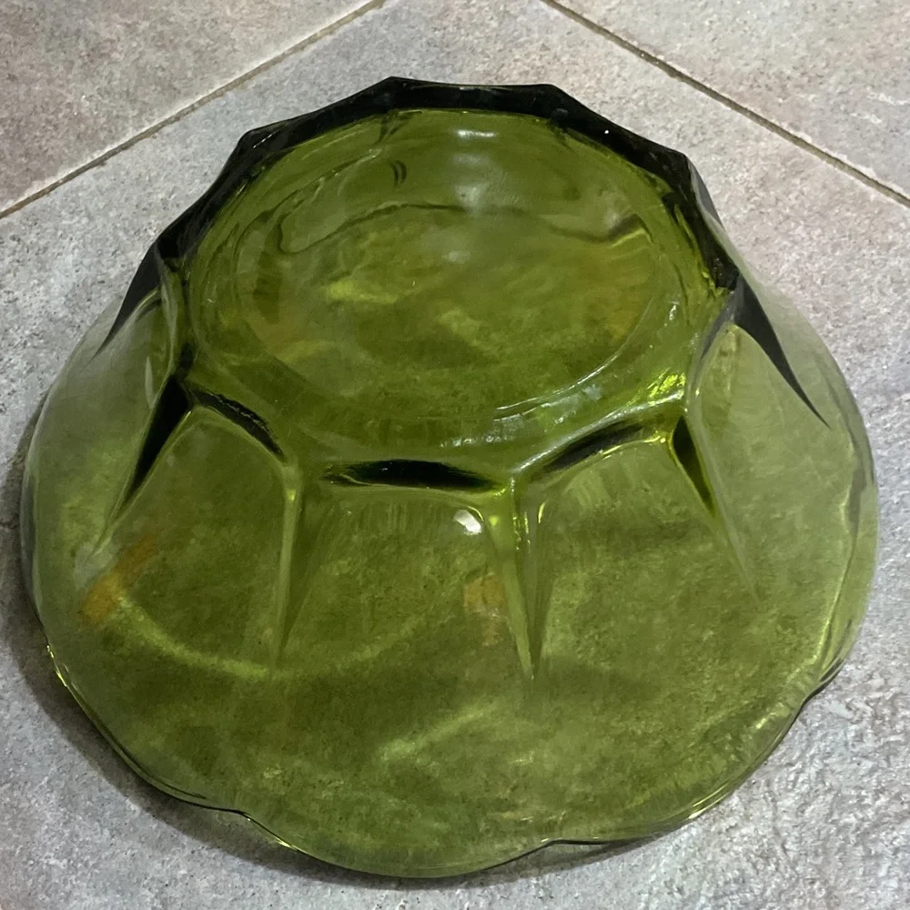 Green Scalloped Glass Serving Bowl